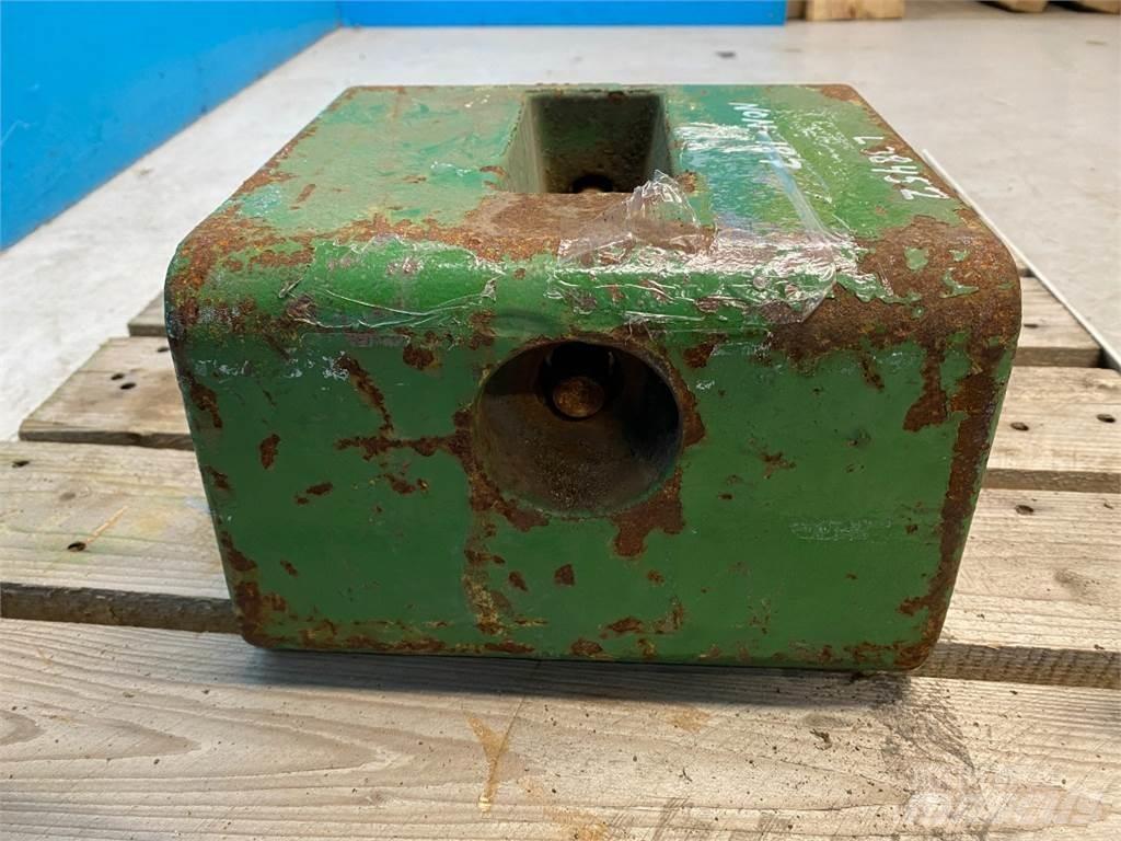 John Deere 3040 前配重块