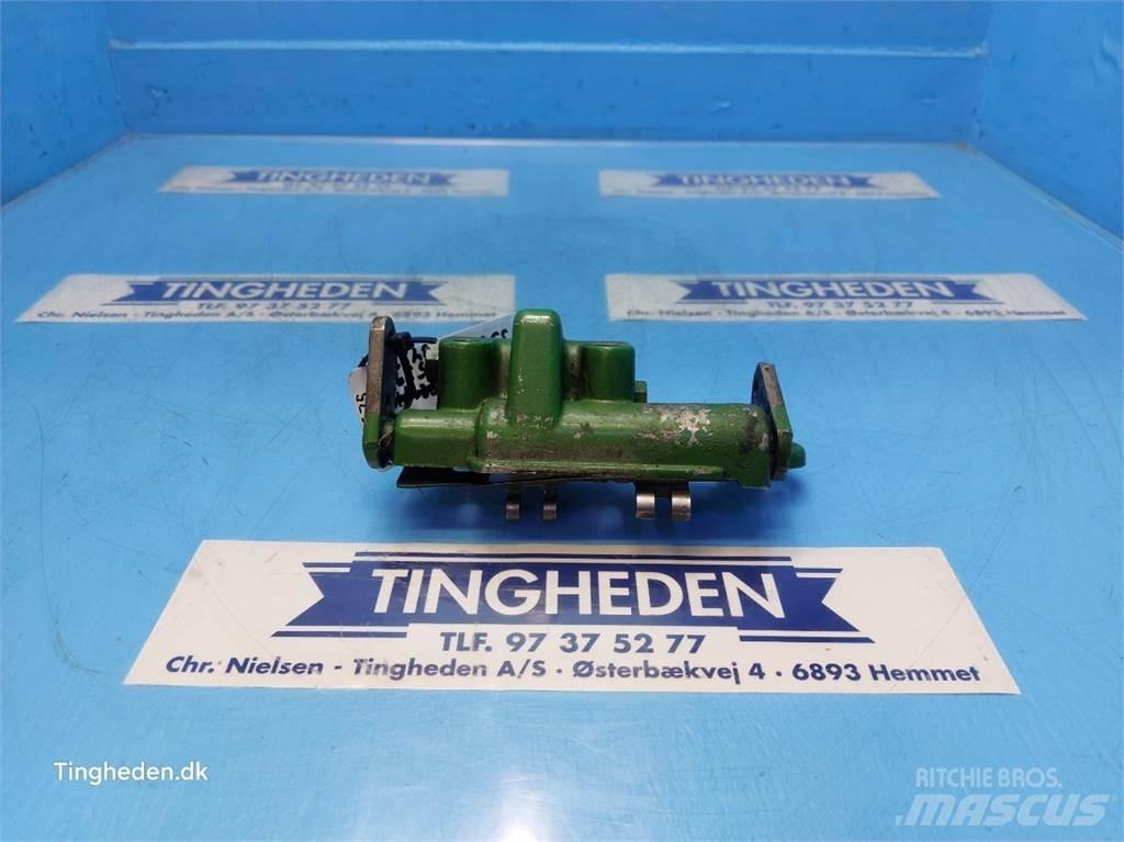 John Deere 3040 传动装置