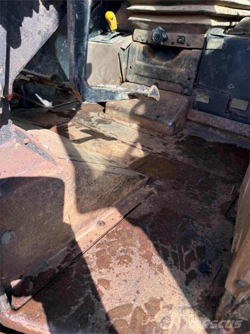 John Deere 3040 拖拉机/农用车