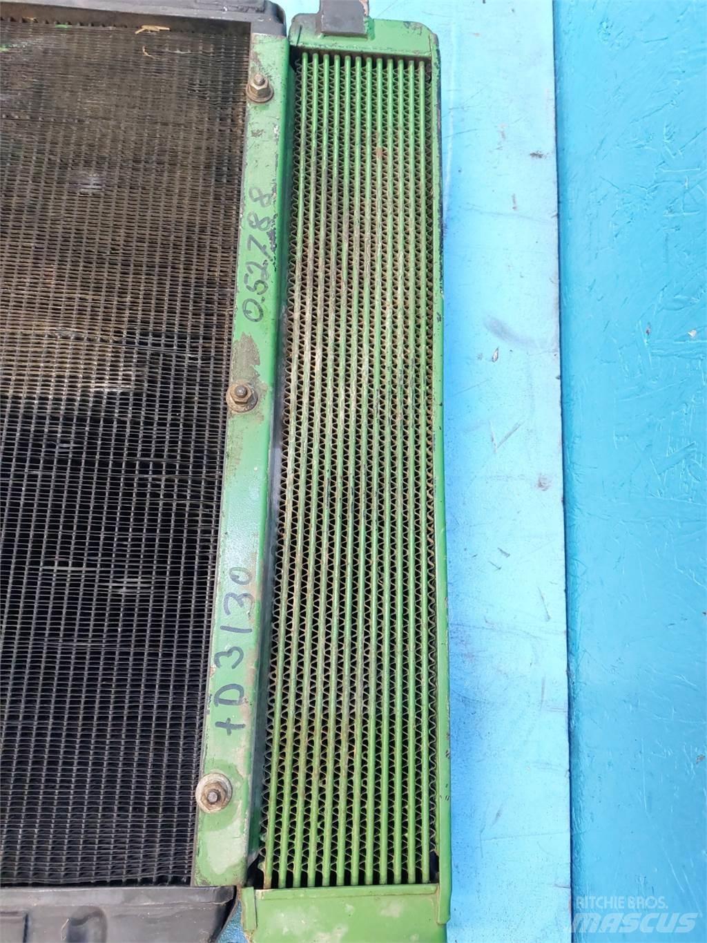 John Deere 3130 散热器