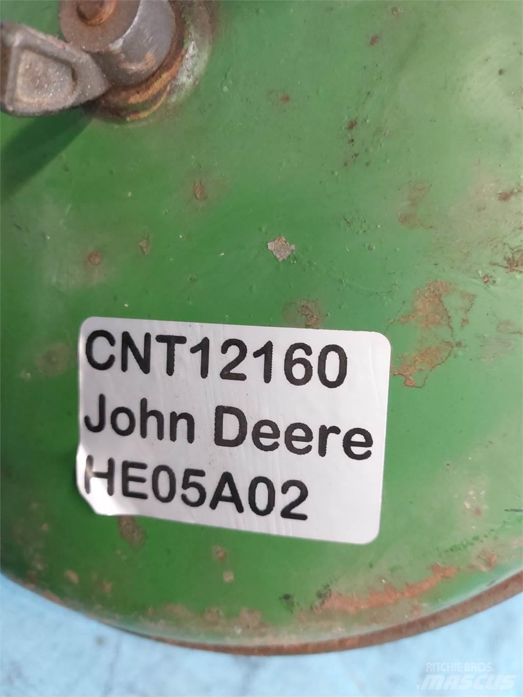 John Deere 3340 发动机