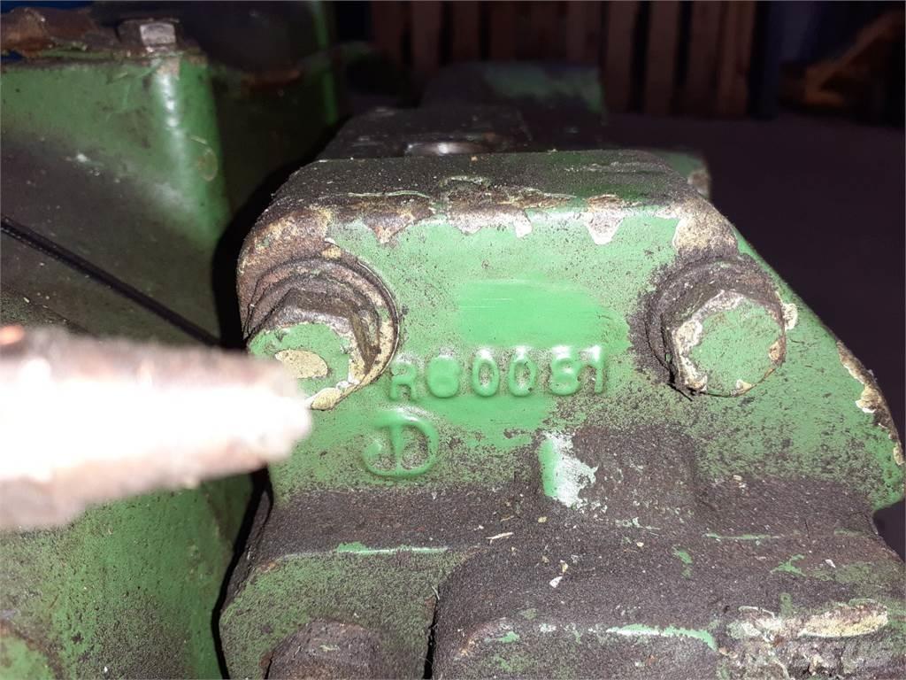 John Deere 4040 传动装置