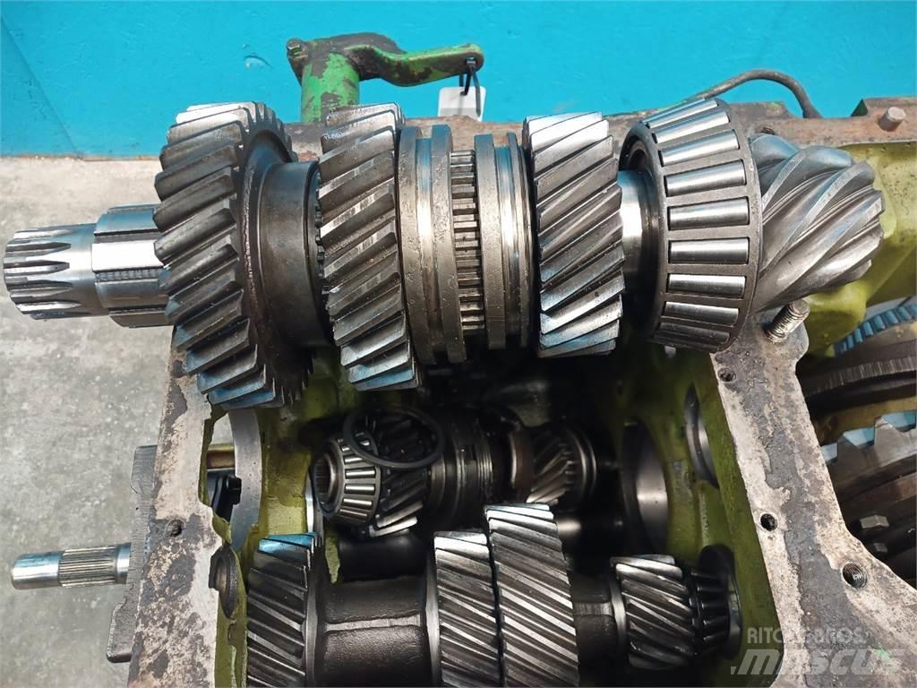 John Deere 4040 传动装置
