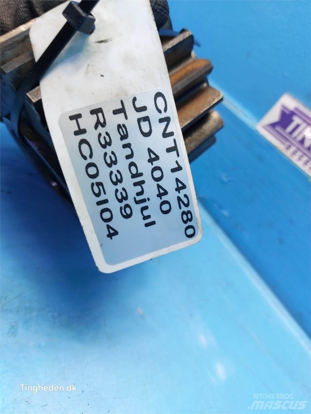 John Deere 4040 传动装置
