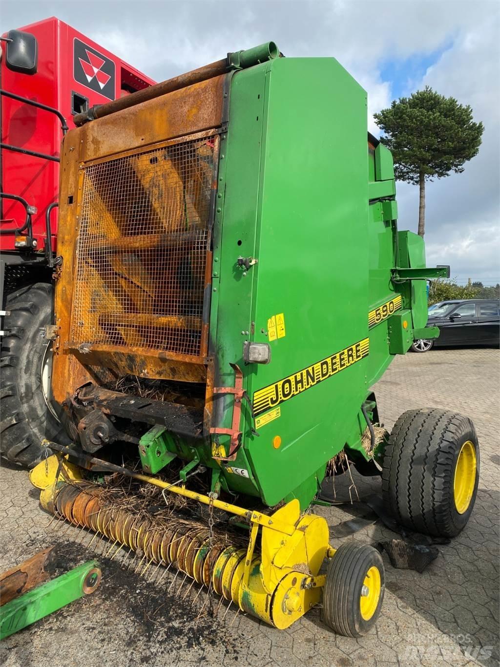 John Deere 590 圆捆打捆机