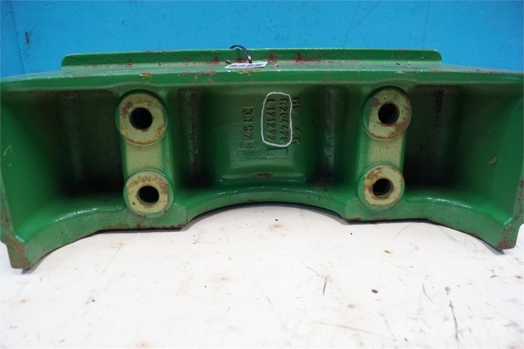 John Deere 6105M 前配重块