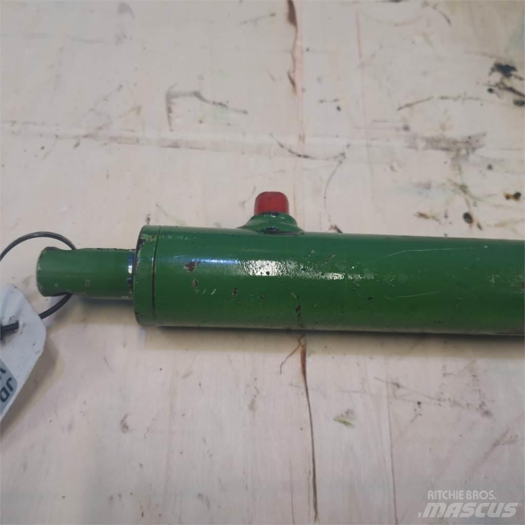 John Deere 820 液压