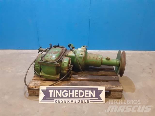 John Deere 955 传动装置