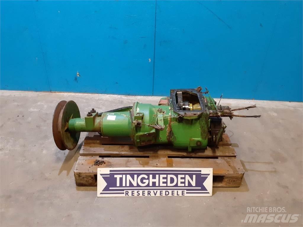 John Deere 955 传动装置
