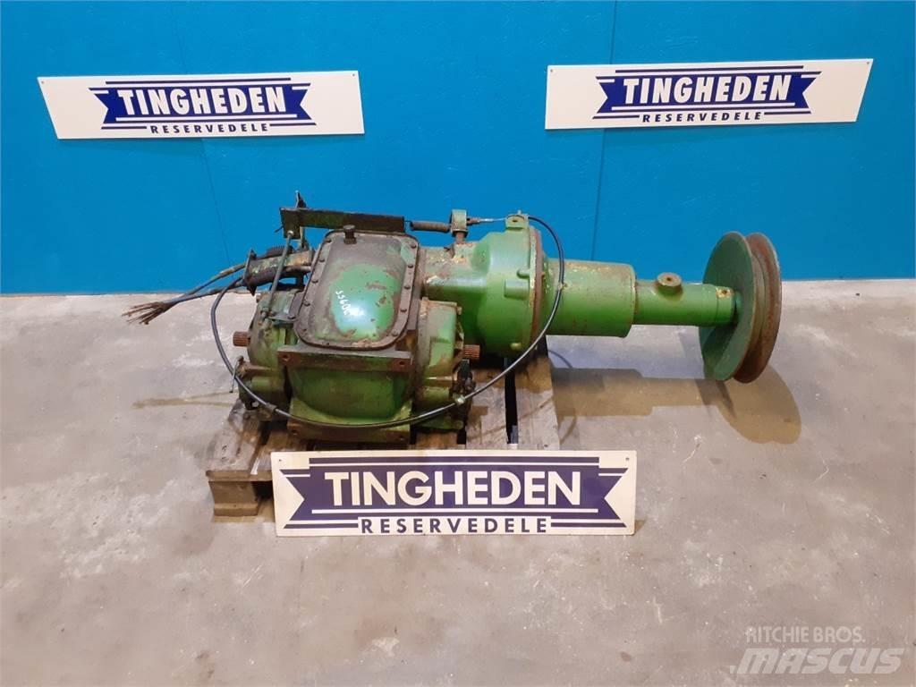 John Deere 955 传动装置