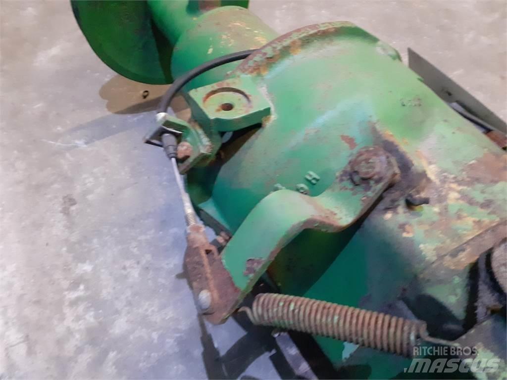 John Deere 955 传动装置