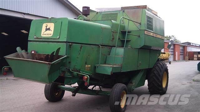 John Deere 975 联合收割机
