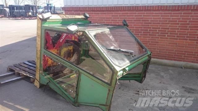 John Deere 975 驾驶室与内部