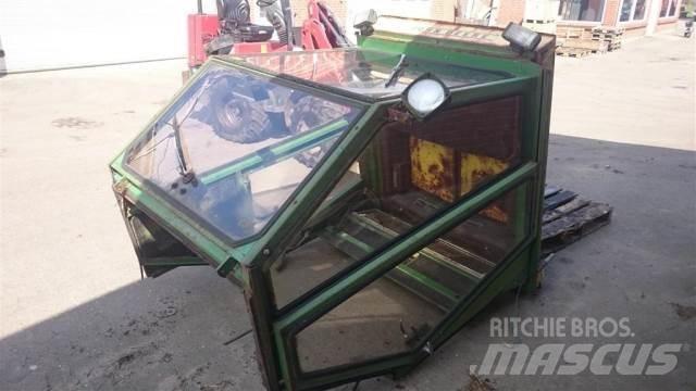 John Deere 975 驾驶室与内部