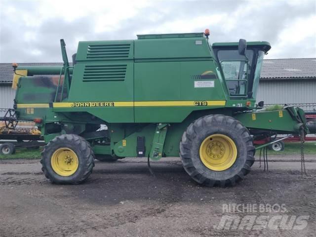 John Deere CTS 联合收割机