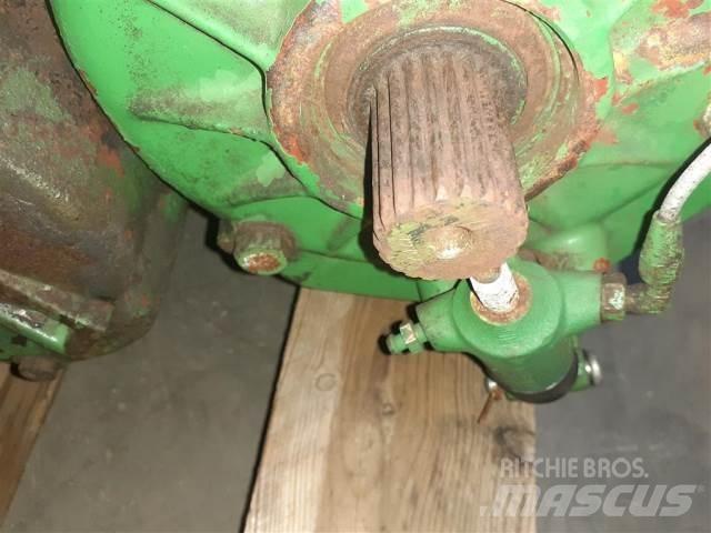 John Deere JD955 传动装置