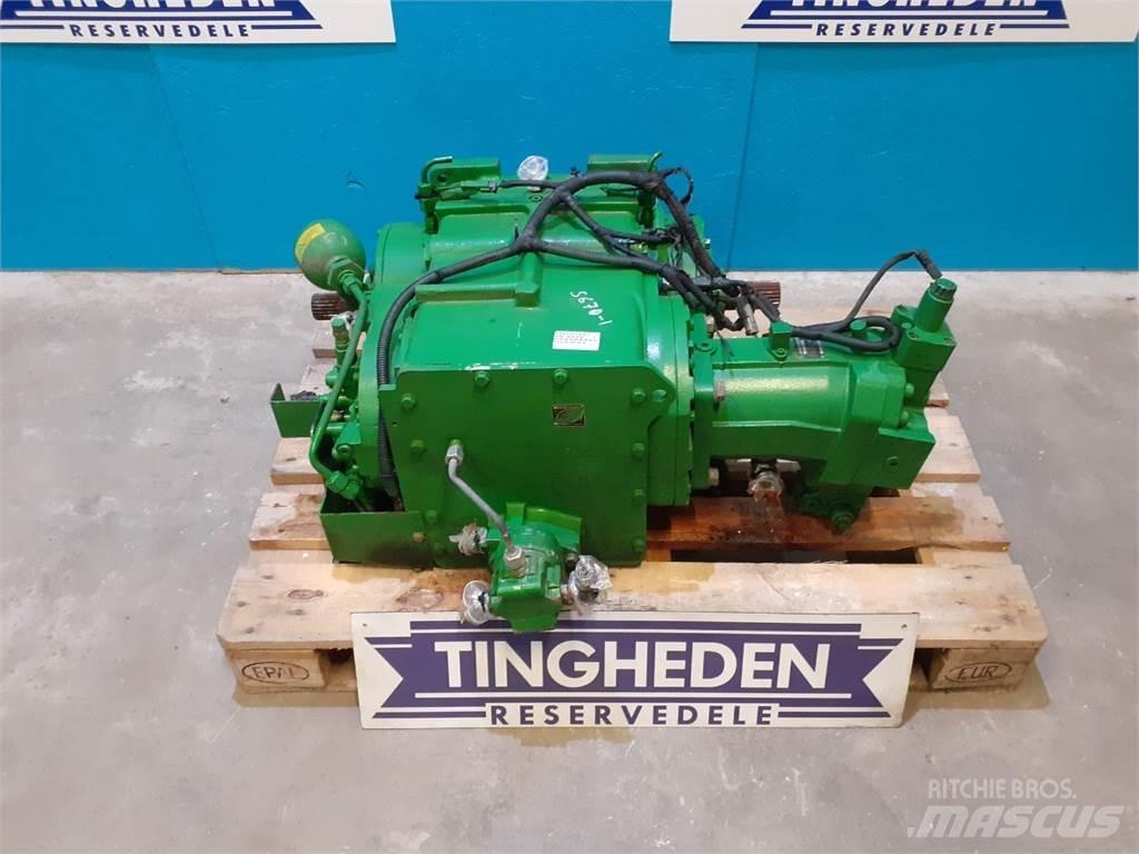John Deere S670 传动装置