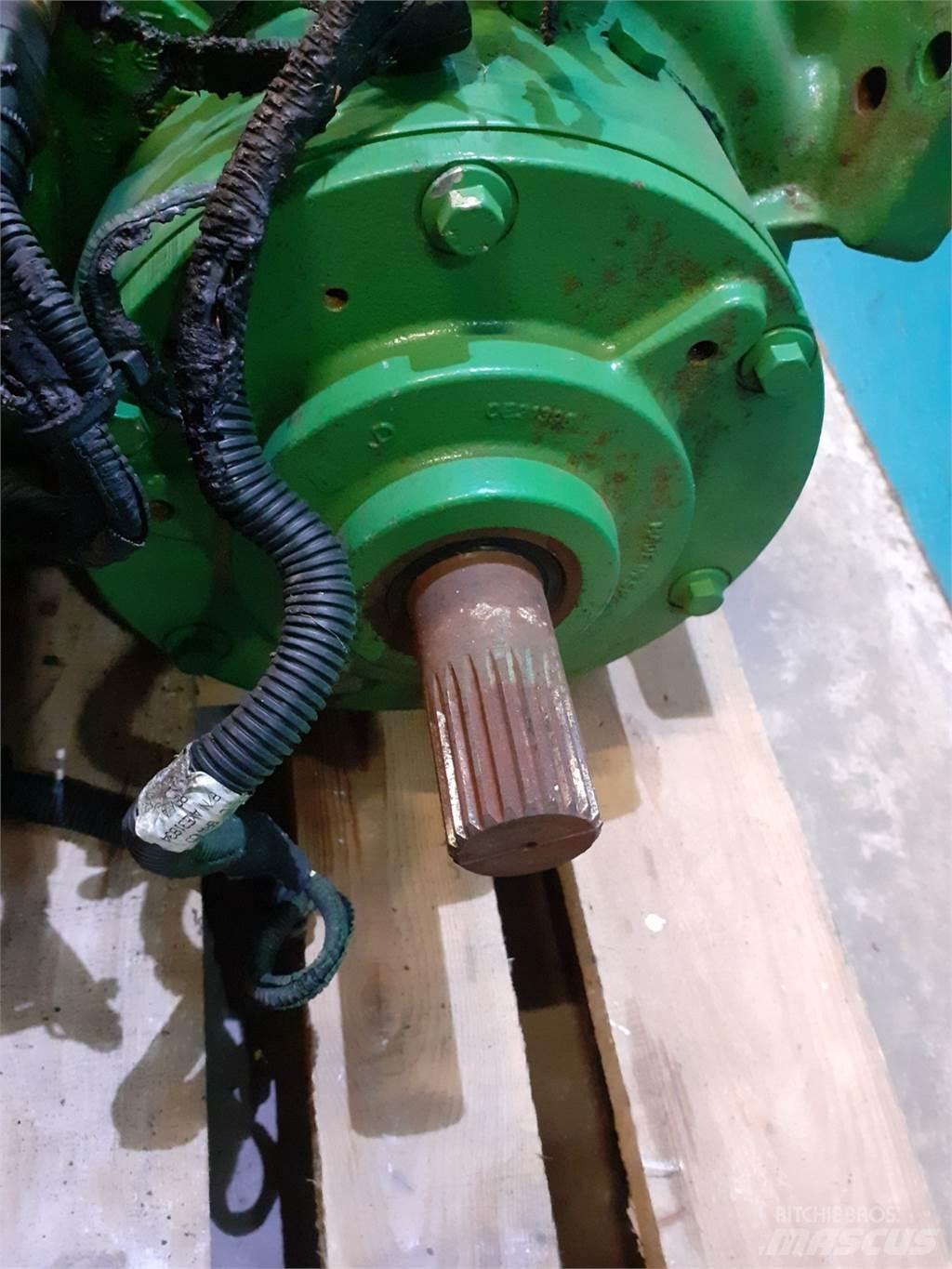 John Deere S670 传动装置