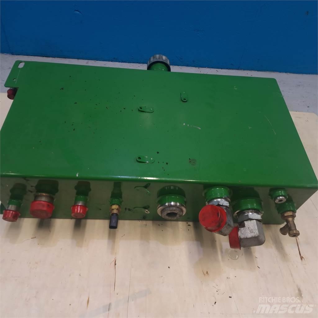 John Deere S670 液压