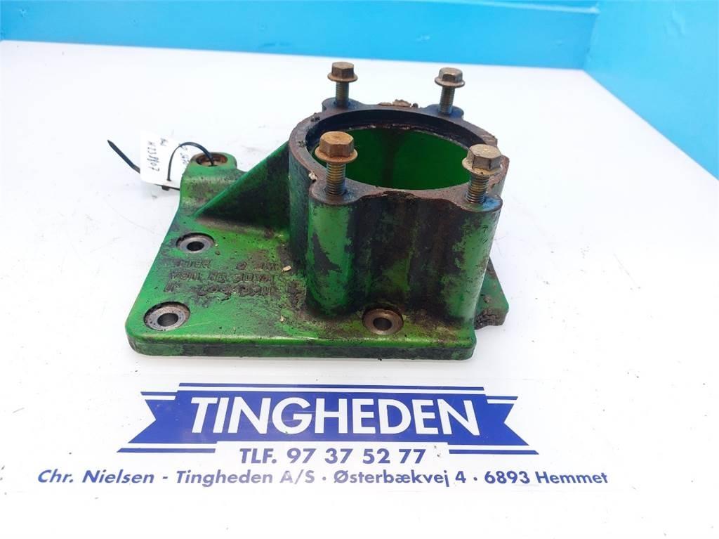 John Deere S670 发动机