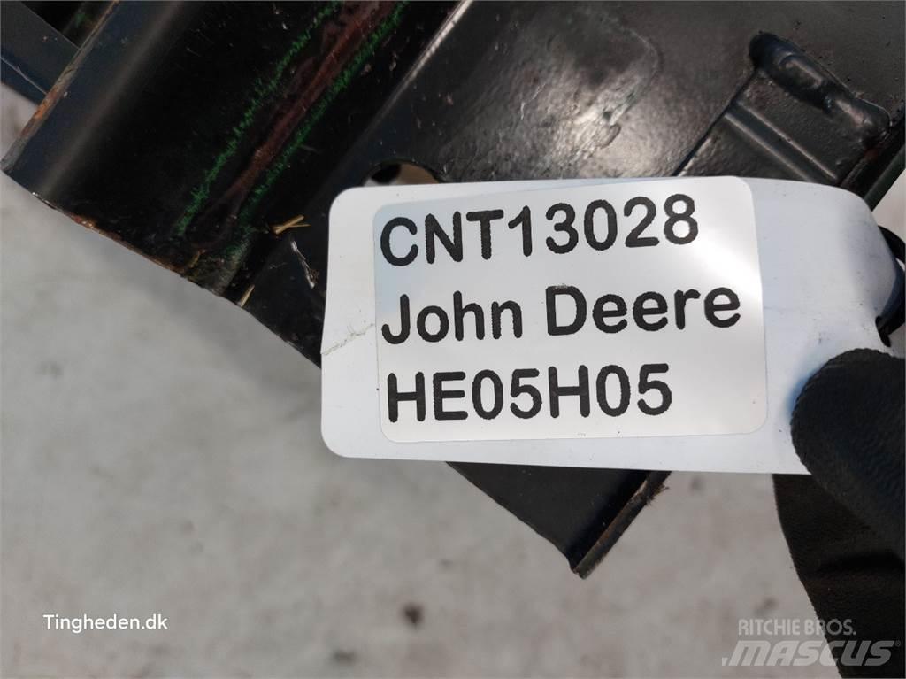 John Deere S670 融雪撒布机