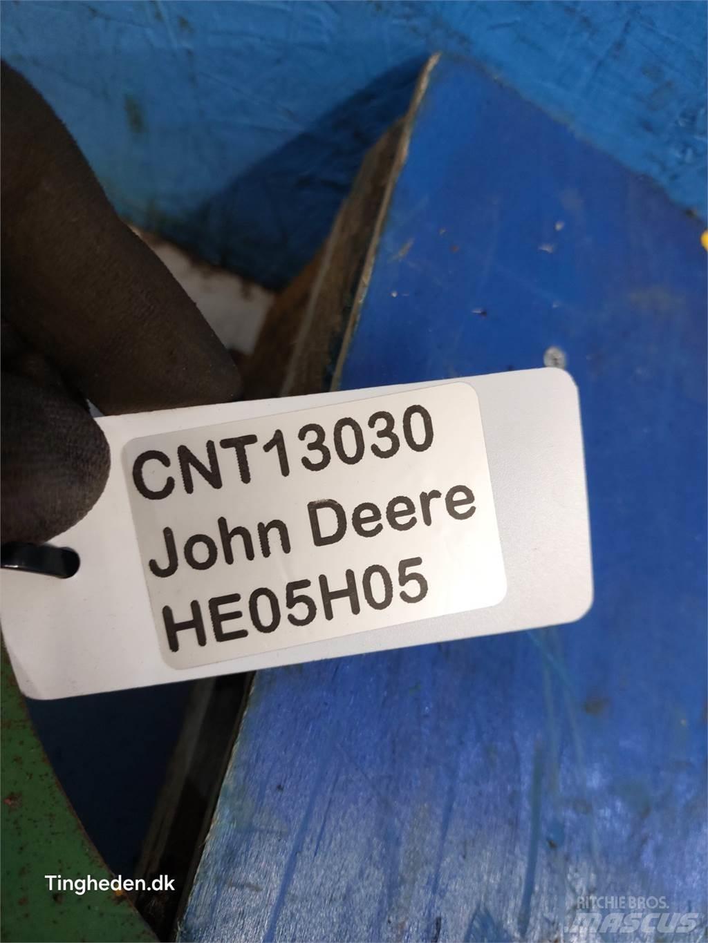 John Deere S670 融雪撒布机