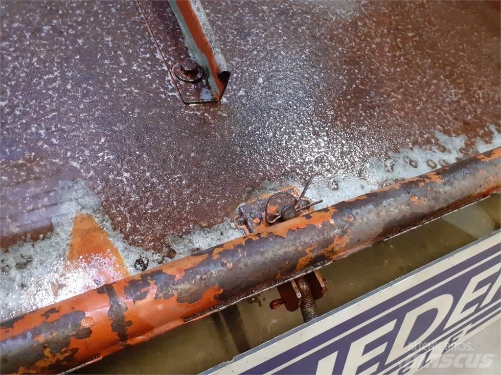 Laverda 3650 融雪撒布机