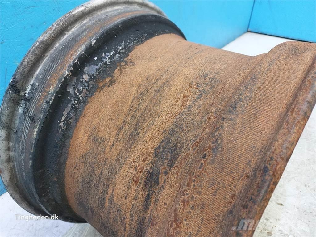 Merlo 24 DW16L24 轮胎、车轮和轮圈