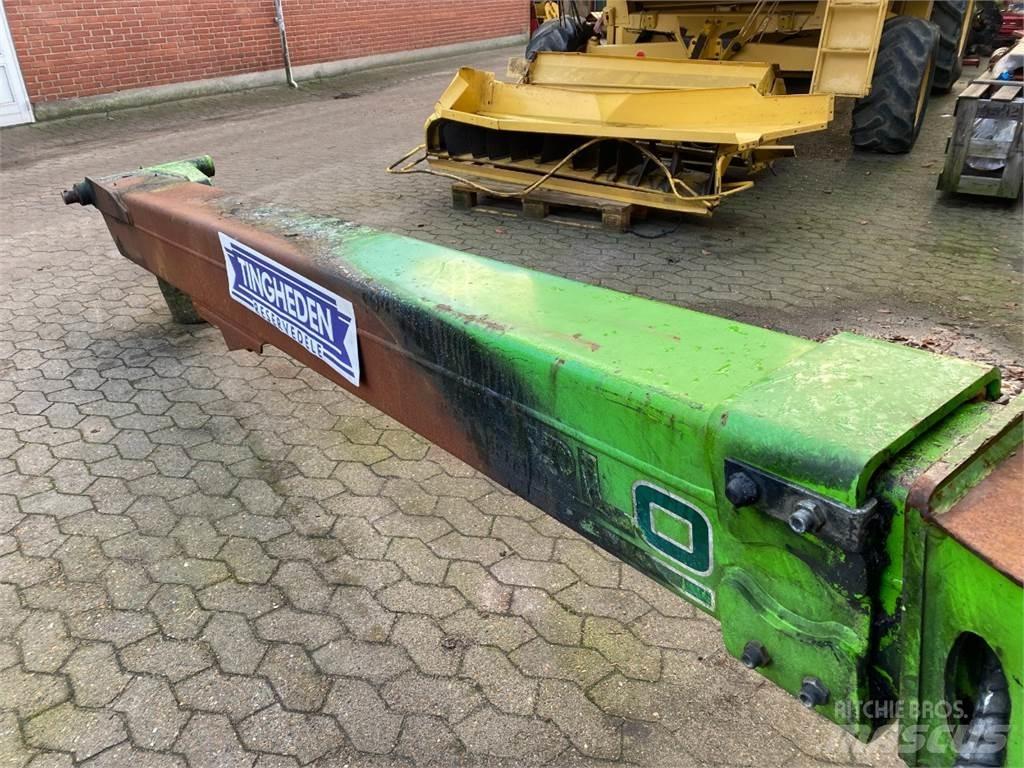Merlo 40.7 吊杆和铲斗