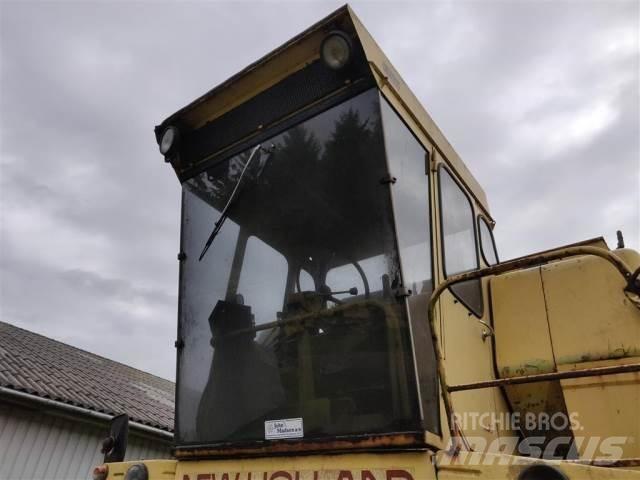 New Holland 1550 驾驶室与内部