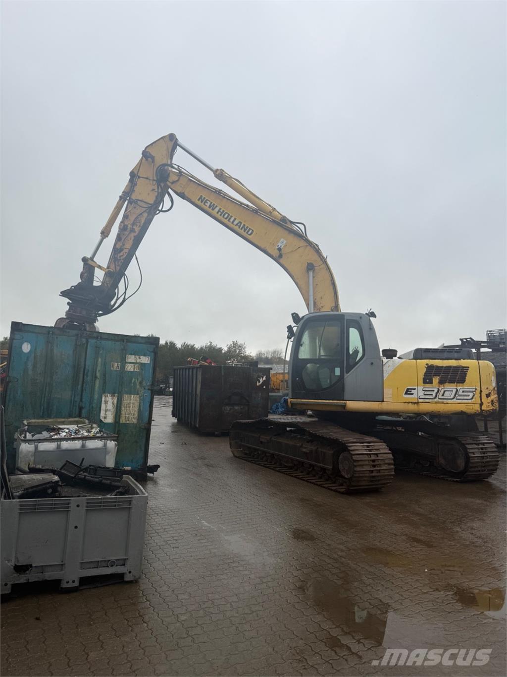 New Holland E305 履带挖掘机