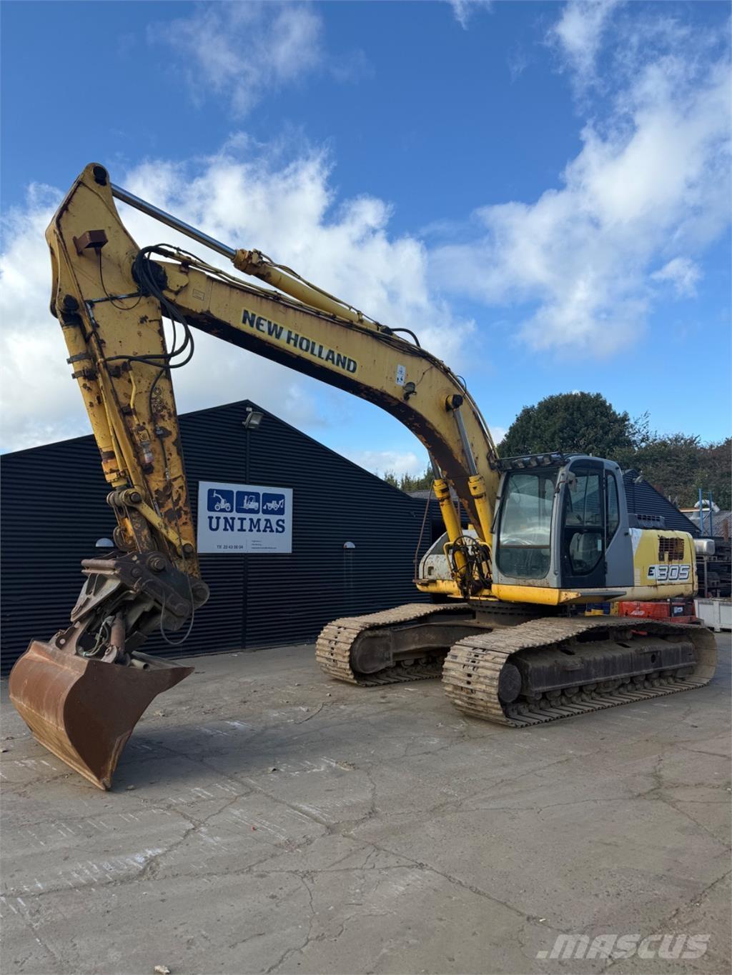 New Holland E305 履带挖掘机