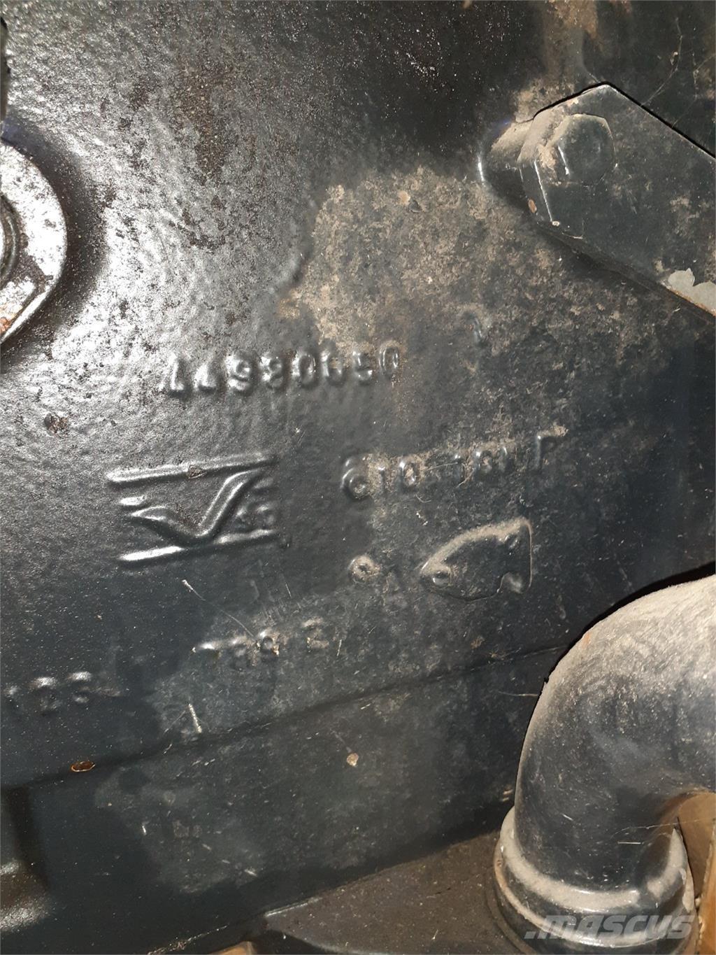 New Holland L85 传动装置