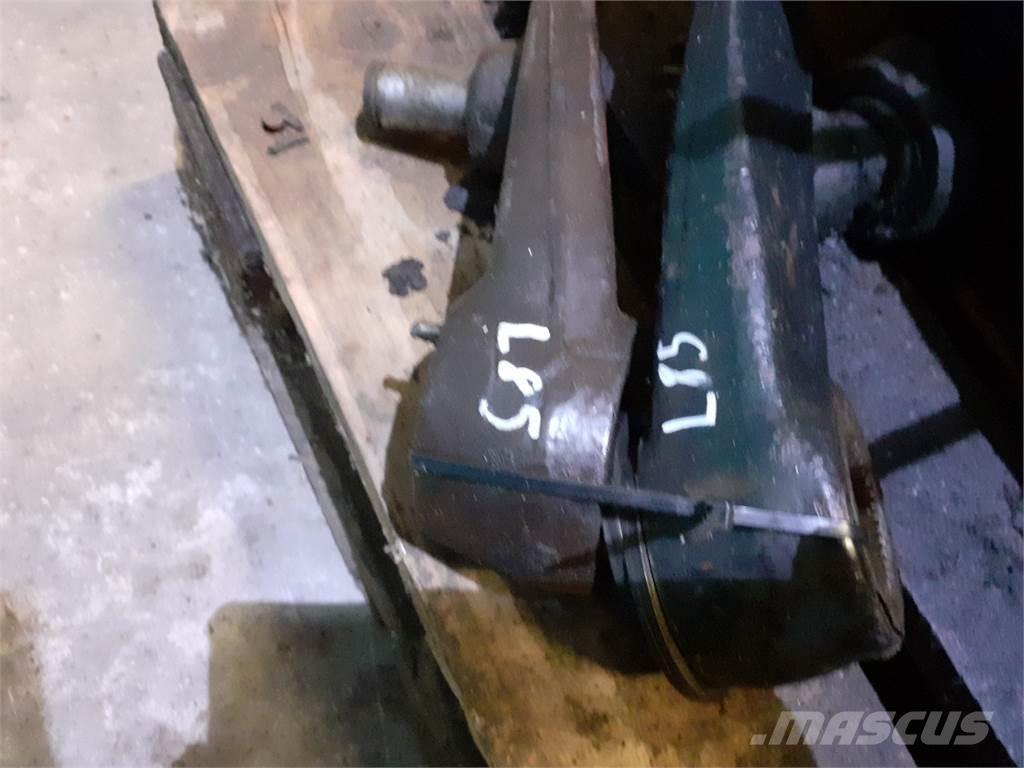 New Holland L85 传动装置