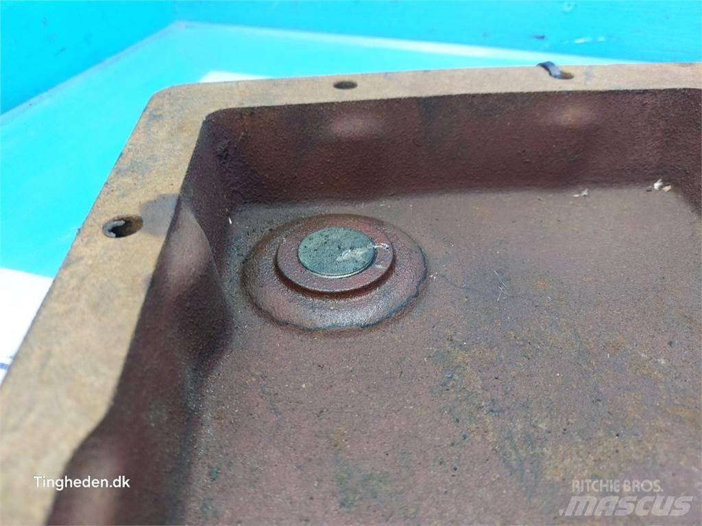 New Holland M160 传动装置