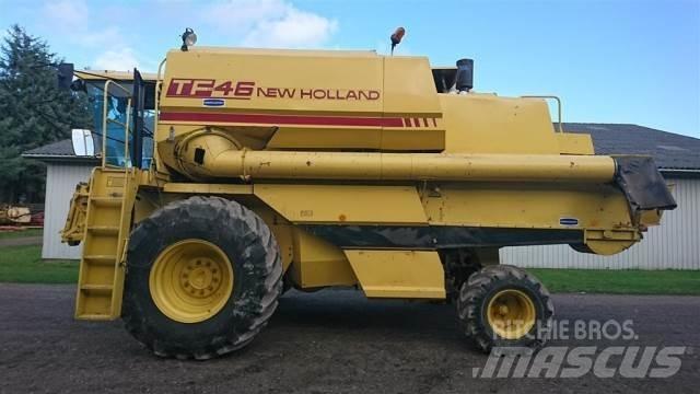 New Holland TF46 联合收割机