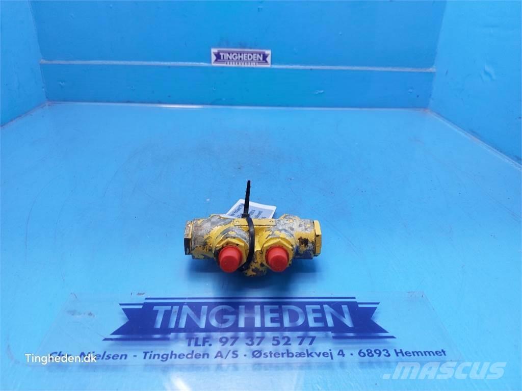 New Holland TF46 联合收割机配件