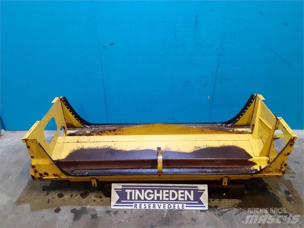 New Holland TF78 融雪撒布机