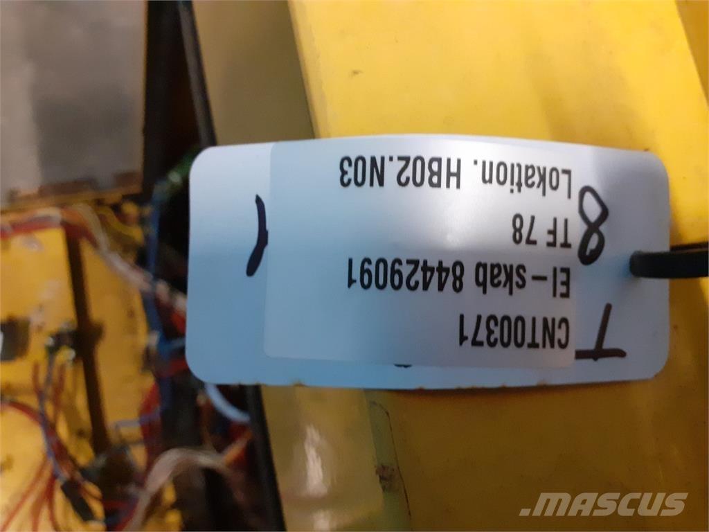 New Holland TF78 电子设备