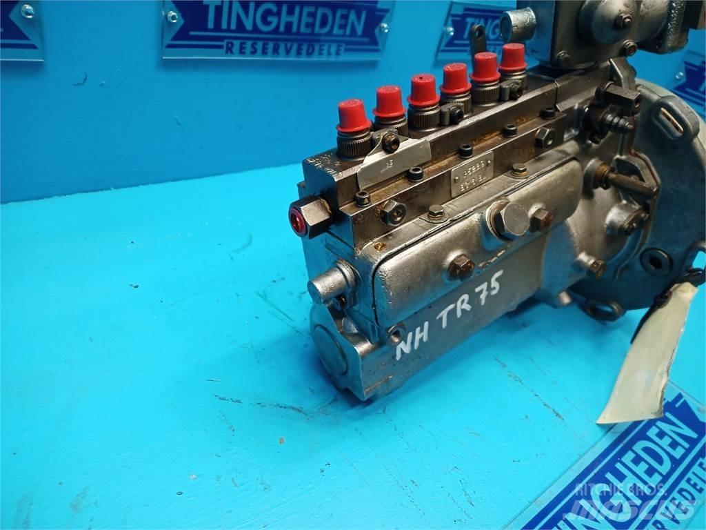 New Holland TR75 发动机