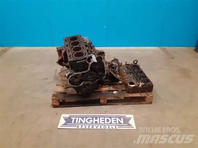 Perkins 1104C44T 发动机