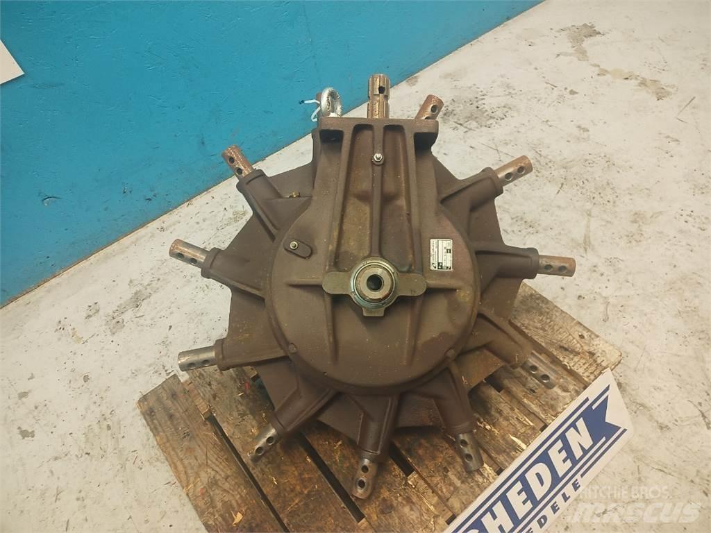 Taarup 9063C 犁耙和摊草机