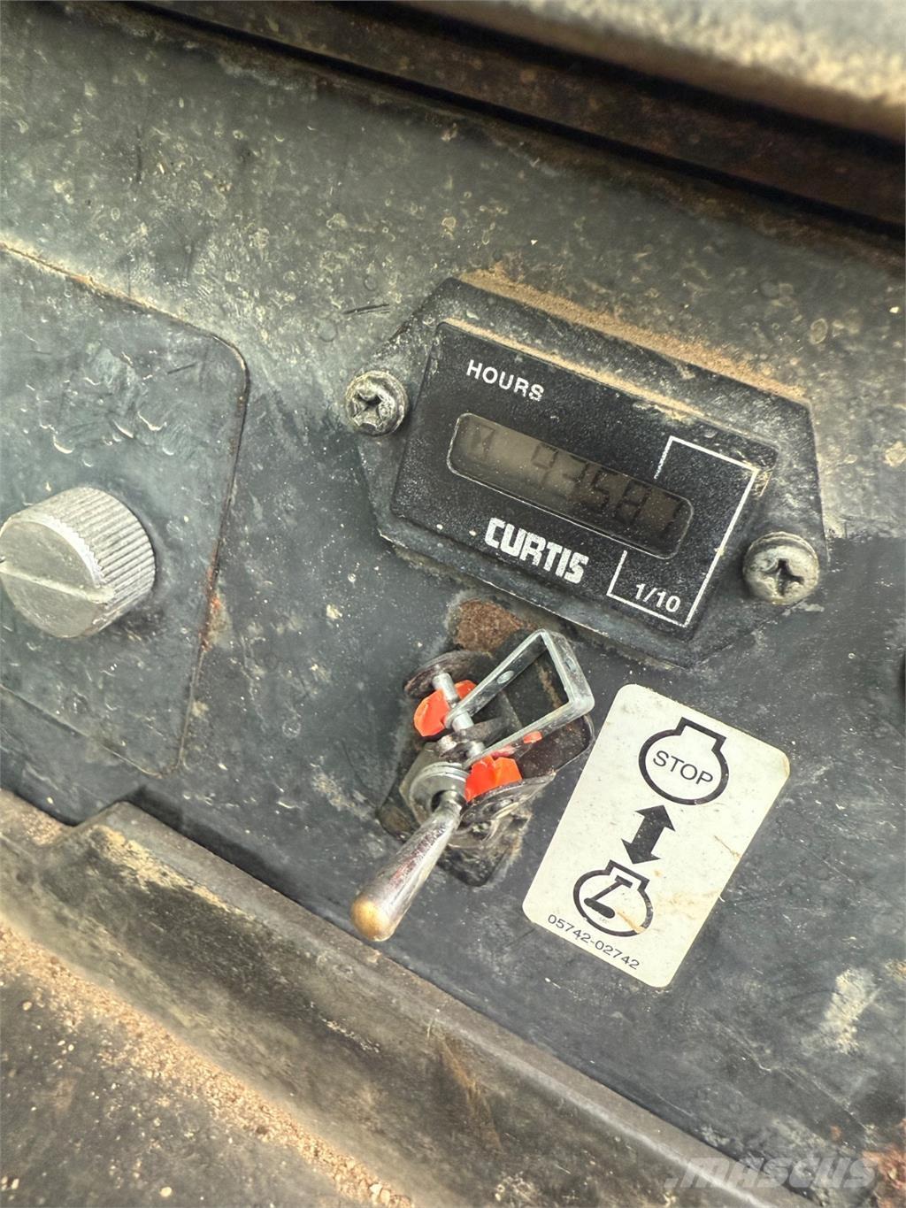 Takeuchi TB1140 履带挖掘机