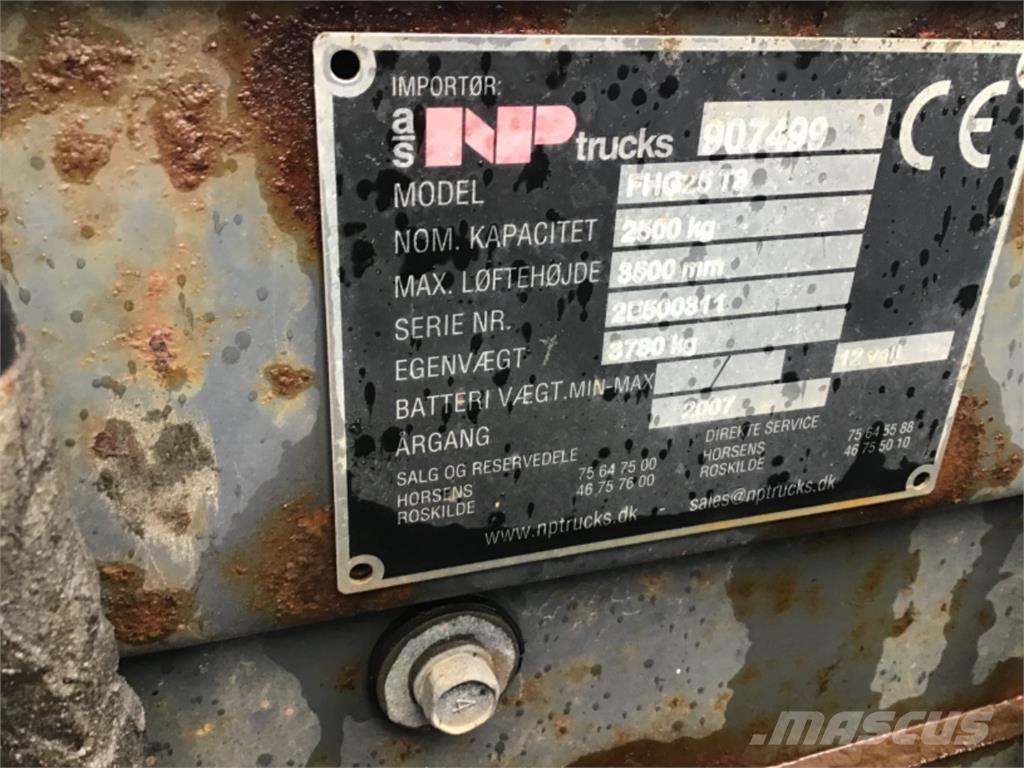 TCM FG25 天然气叉车