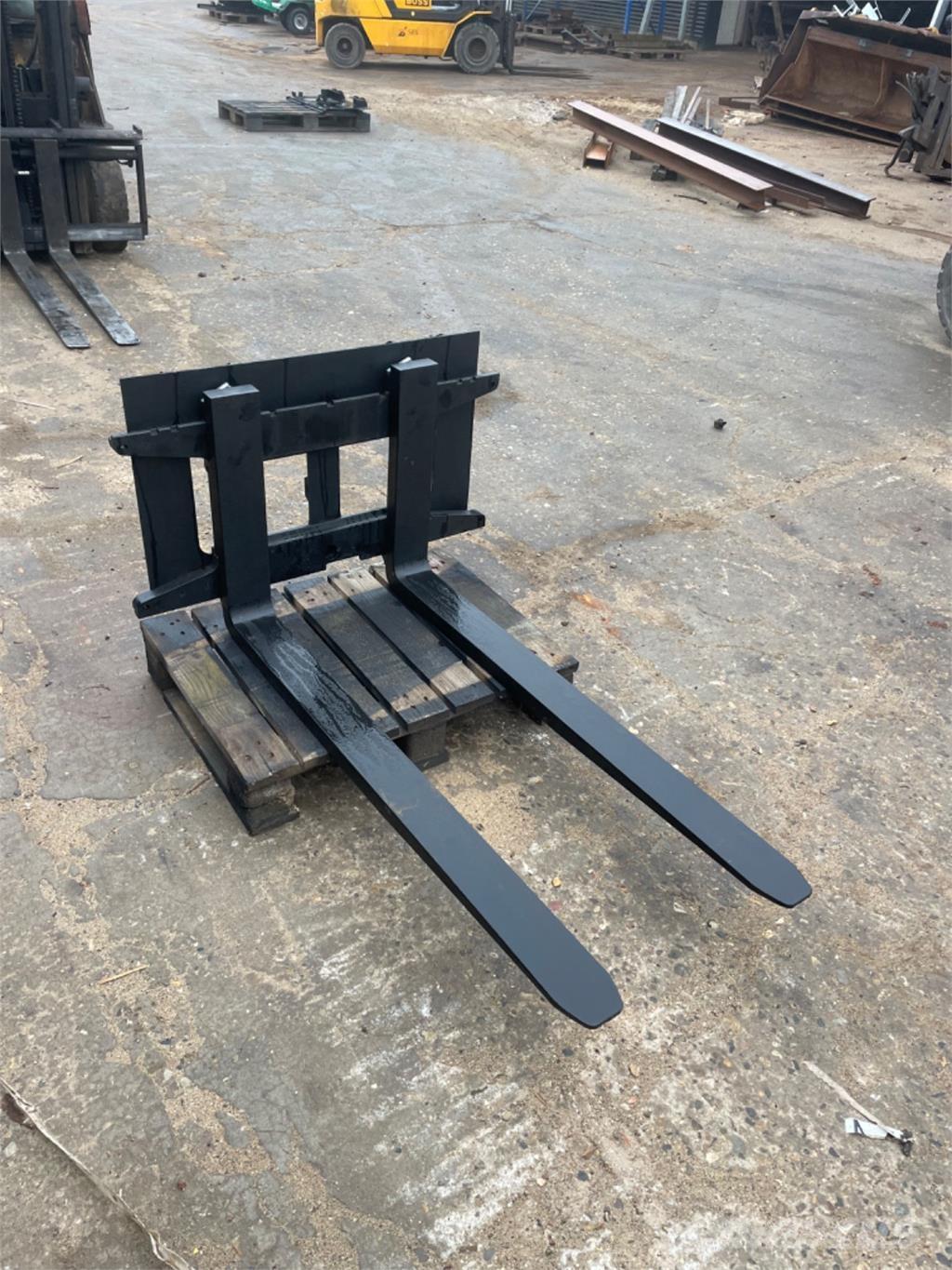 Thaler 2500kg 小型装载机