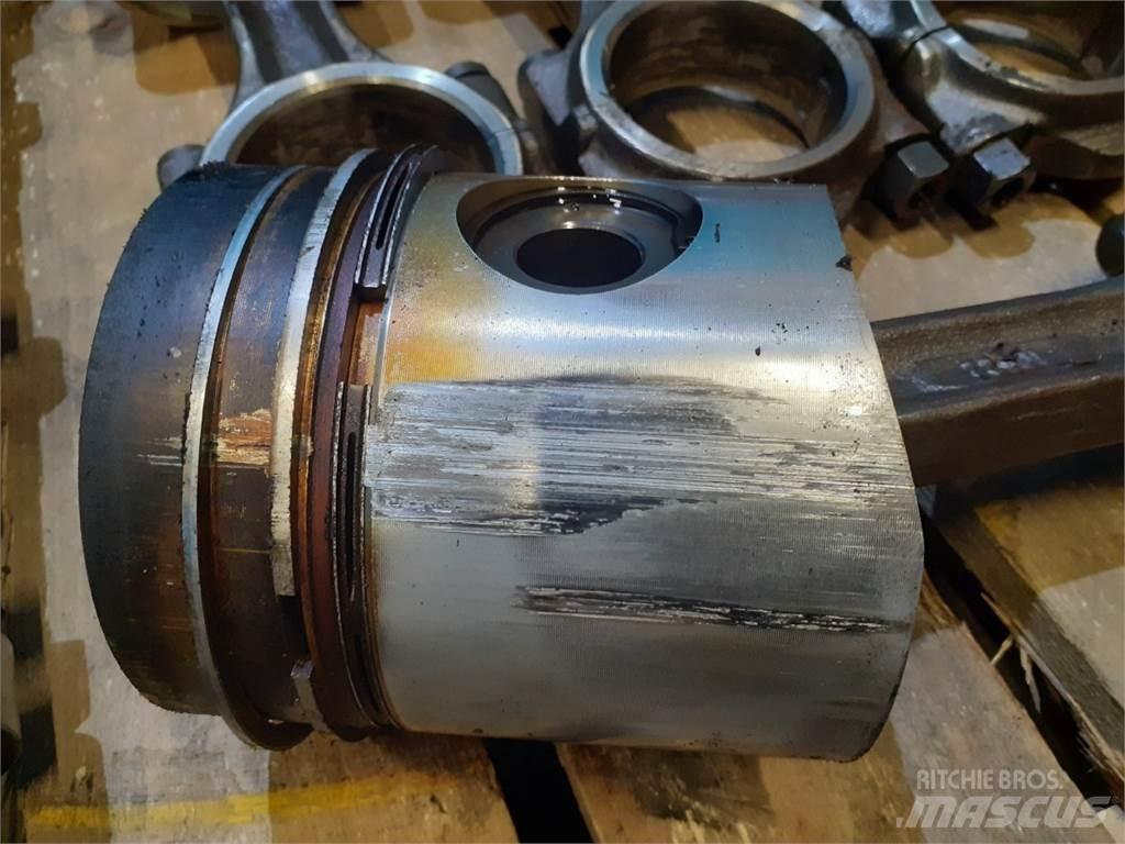 Valmet 411DL 发动机