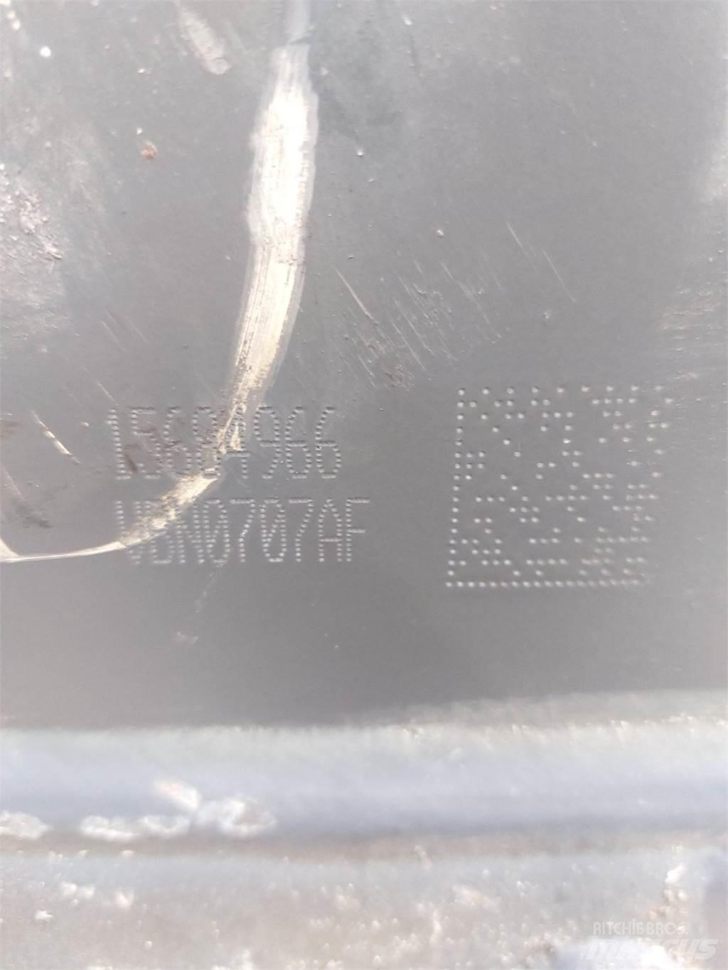 Volvo ECR25D 吊杆和铲斗