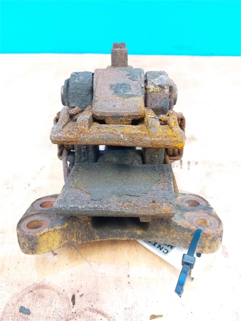 Volvo L120 轴