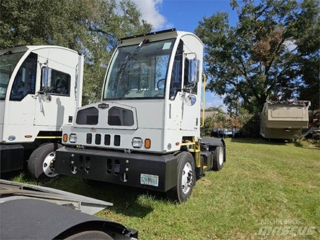 Autocar ACTT42 码头牵引车
