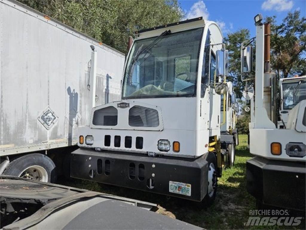 Autocar ACTT42 码头牵引车